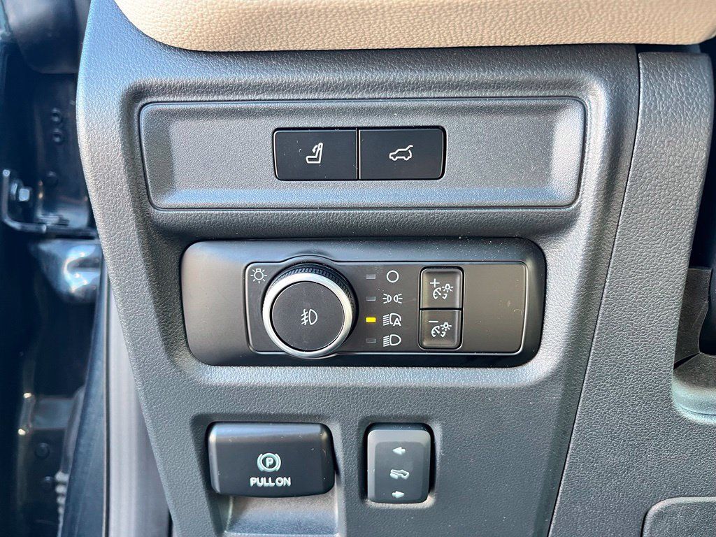 Used 2024 Ford Expedition Limited RWD image 17