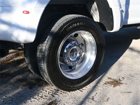 Used 2022 Ford F450 Platinum w/ FX4 Off-Road Package image 17