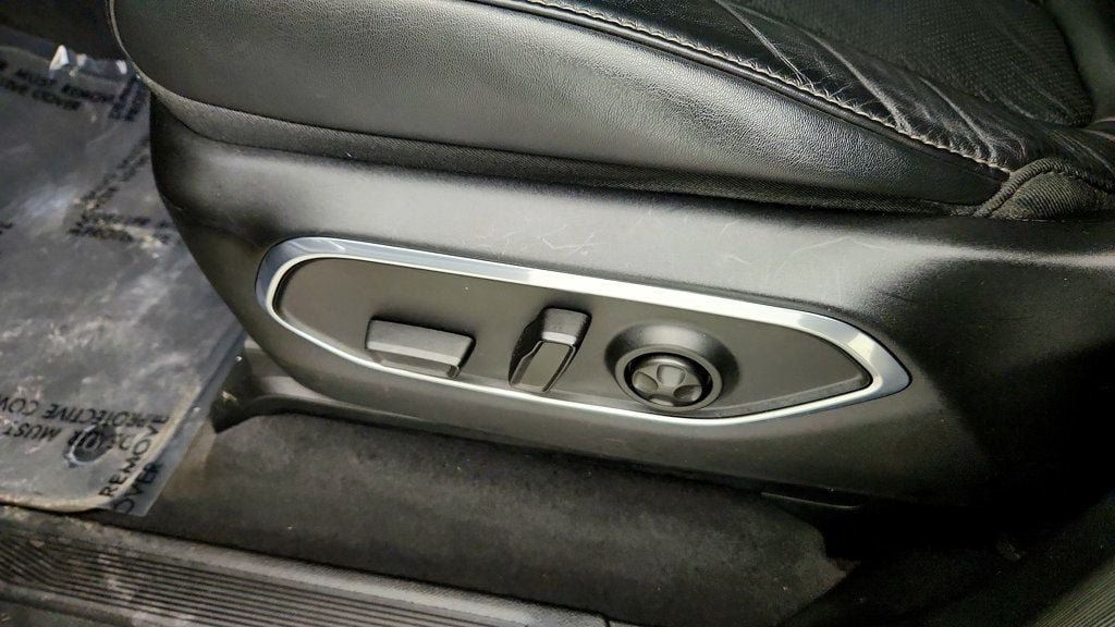 Used 2023 Jeep Wagoneer Series II AWD/4WD image 12