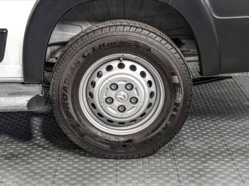Used 2025 RAM ProMaster 2500 w/ U-Haul Equipment Group FWD image 32