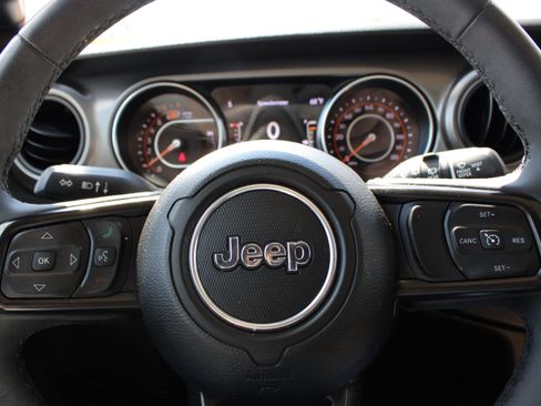 Used 2023 Jeep Wrangler Unlimited Sport AWD/4WD image 10
