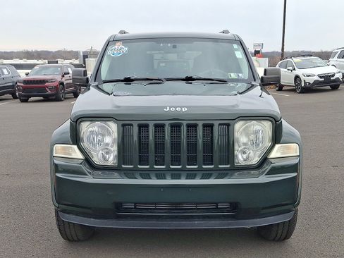 Used 2010 Jeep Liberty Sport w/ Popular Equipment Group image 2