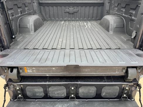 Used 2023 Chevrolet Silverado 1500 LT AWD/4WD image 54