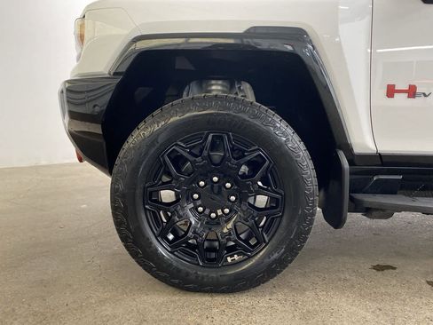 Used 2024 GMC Hummer EV 2X w/ LPO, Sport Package AWD/4WD image 11