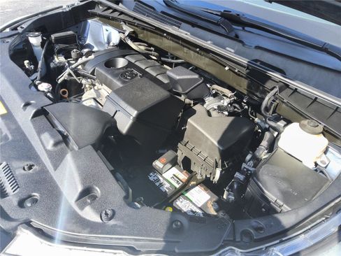 Used 2018 Toyota Highlander LE FWD image 14