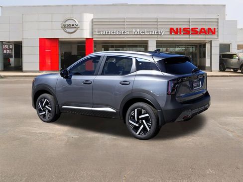 New 2026 Nissan Kicks SV w/ SV Premium Package FWD image 5