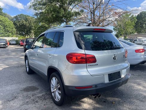 Used 2012 Volkswagen Tiguan SE image 8