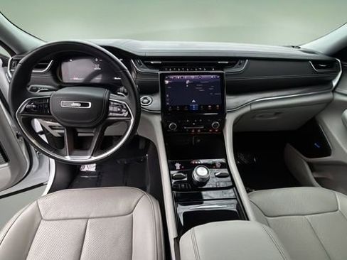 Used 2022 Jeep Grand Cherokee L Overland image 16