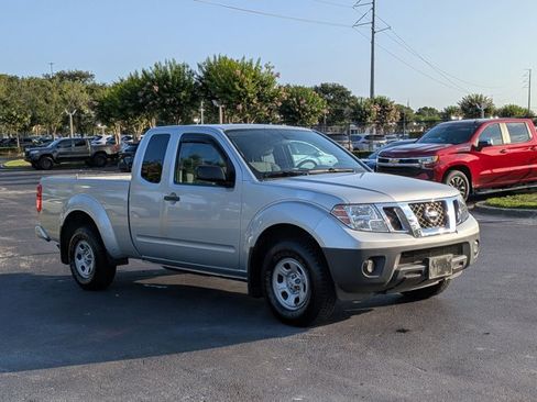 Used 2018 Nissan Frontier S RWD image 3