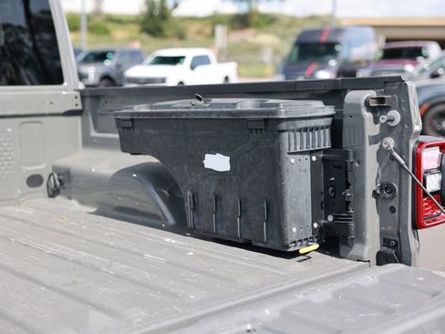 Used 2022 Jeep Gladiator Overland AWD/4WD image 41