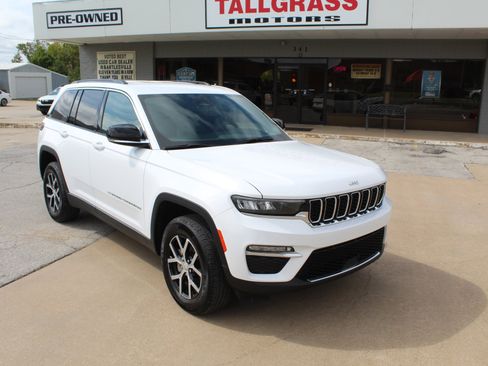 Used 2024 Jeep Grand Cherokee Limited image 50