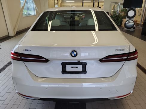 Used 2024 BMW 530i xDrive w/ Premium Package AWD/4WD image 6