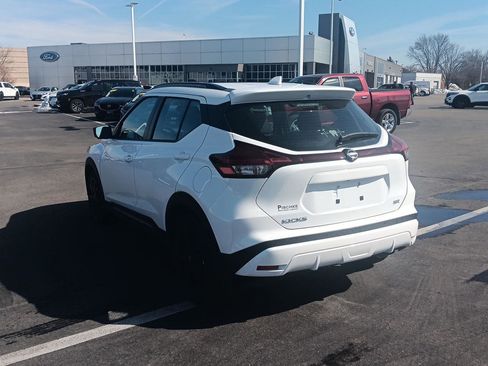 Used 2024 Nissan Kicks SR image 6
