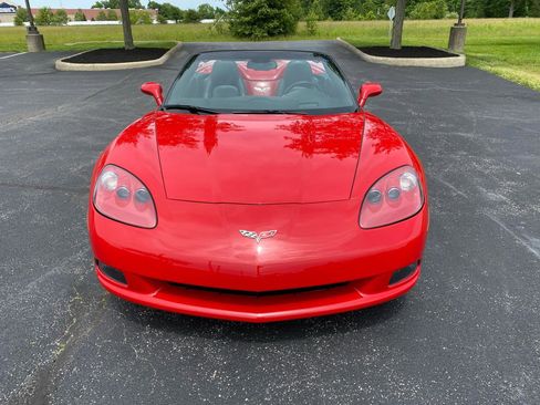 Used 2005 Chevrolet Corvette Convertible w/ Preferred Equipment Group RWD image 3