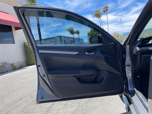 Used 2017 Honda Civic Sport image 16