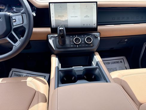 New 2026 Land Rover Defender 110 X-Dynamic SE AWD/4WD image 19