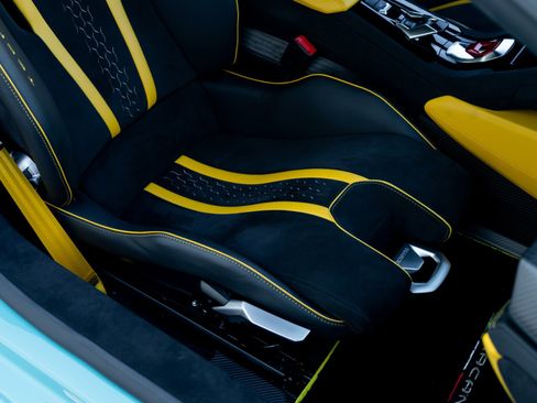 Used 2023 Lamborghini Huracan Tecnica RWD image 25