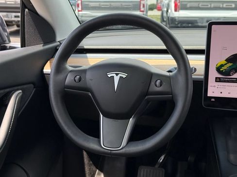 Used 2022 Tesla Model Y Long Range AWD/4WD image 7
