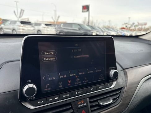 Used 2024 Nissan Altima 2.5 SV image 25