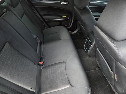 Used 2022 Chrysler 300 Touring w/ Sport Appearance Package RWD image 29