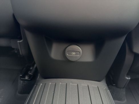 New 2026 Volvo XC60 B5 Ultra w/ Climate Package image 67