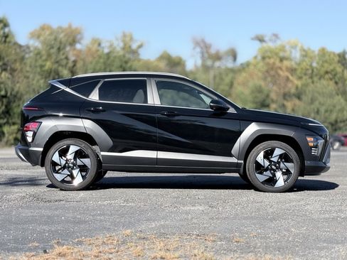 Certified 2025 Hyundai Kona Limited image 9