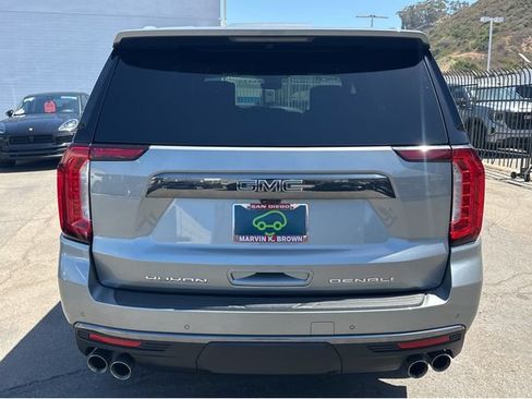 Used 2023 GMC Yukon Denali Ultimate AWD/4WD image 12