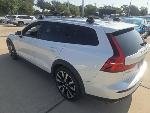 Used 2021 Volvo V60 T5 Cross Country w/ Climate Package AWD/4WD image 4