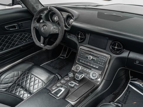 Used 2015 Mercedes-Benz SLS AMG GT Final Edition image 26