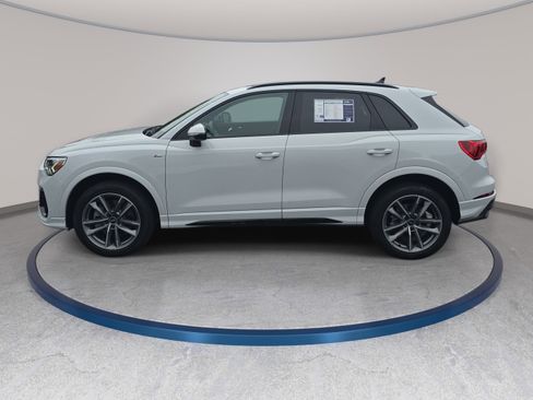 Used 2024 Audi Q3 2.0T Premium Plus w/ Premium Plus Package AWD/4WD image 8