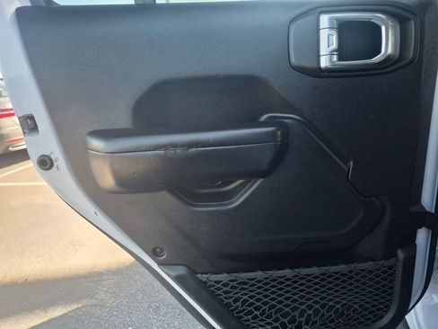 Used 2021 Jeep Wrangler Unlimited Islander image 13