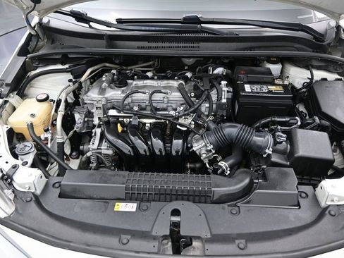 Used 2021 Toyota Corolla LE image 15