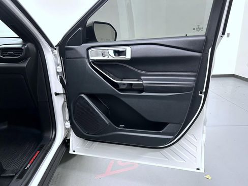 Used 2022 Ford Explorer ST image 16