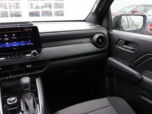Used 2024 Chevrolet Colorado Trail Boss w/ Technology Package AWD/4WD image 14