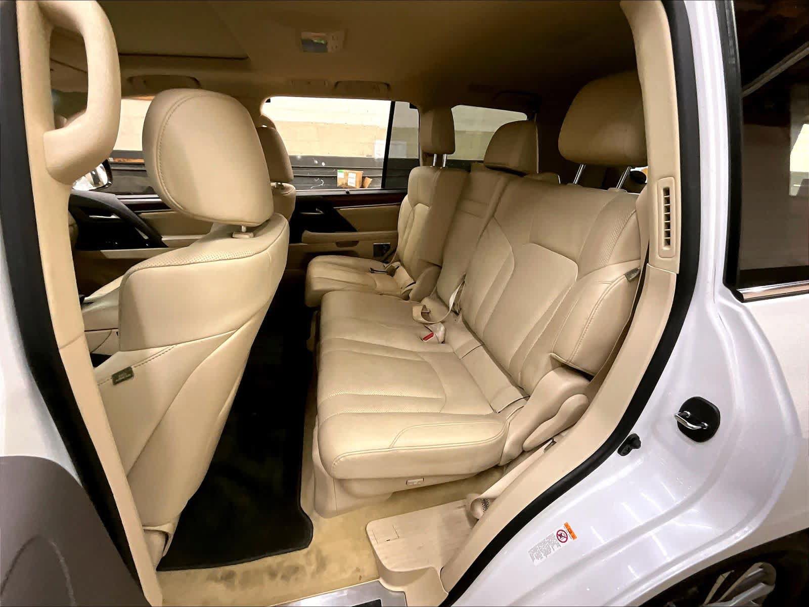 Used 2019 Lexus LX 570 4WD w/ Luxury Package image 30