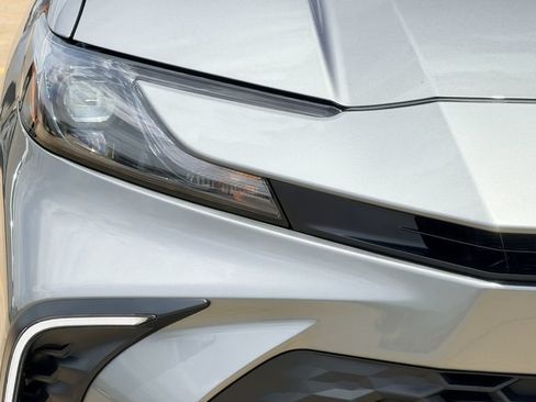 Used 2026 Toyota Camry SE FWD image 4