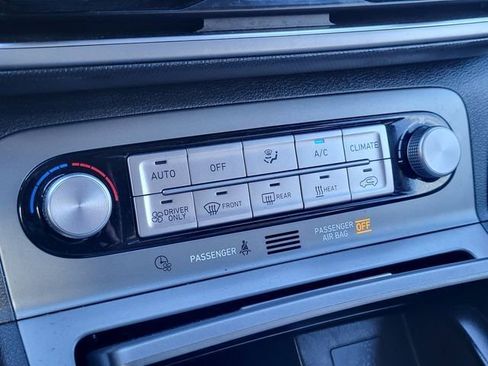 Used 2023 Hyundai Kona SE w/ Cargo Package image 18