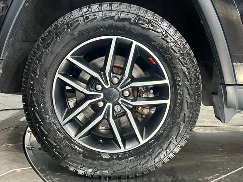 Used 2019 Jeep Grand Cherokee Trailhawk AWD/4WD image 21