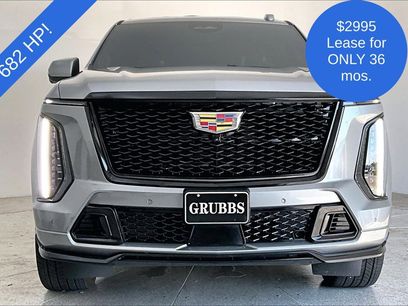Used 2025 Cadillac Escalade ESV V