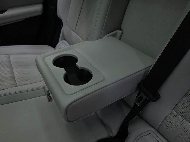 Used 2024 Cadillac Lyriq Luxury AWD/4WD image 20