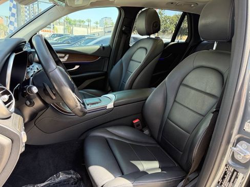Used 2020 Mercedes-Benz GLC 300 image 25