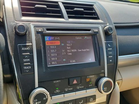 Used 2013 Toyota Camry LE FWD image 13