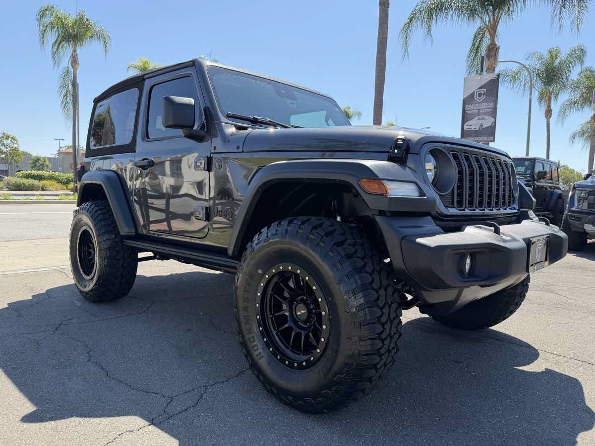 Used 2024 Jeep Wrangler Sport AWD/4WD image 9