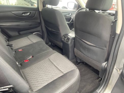 Used 2018 Nissan Rogue SV AWD/4WD image 27