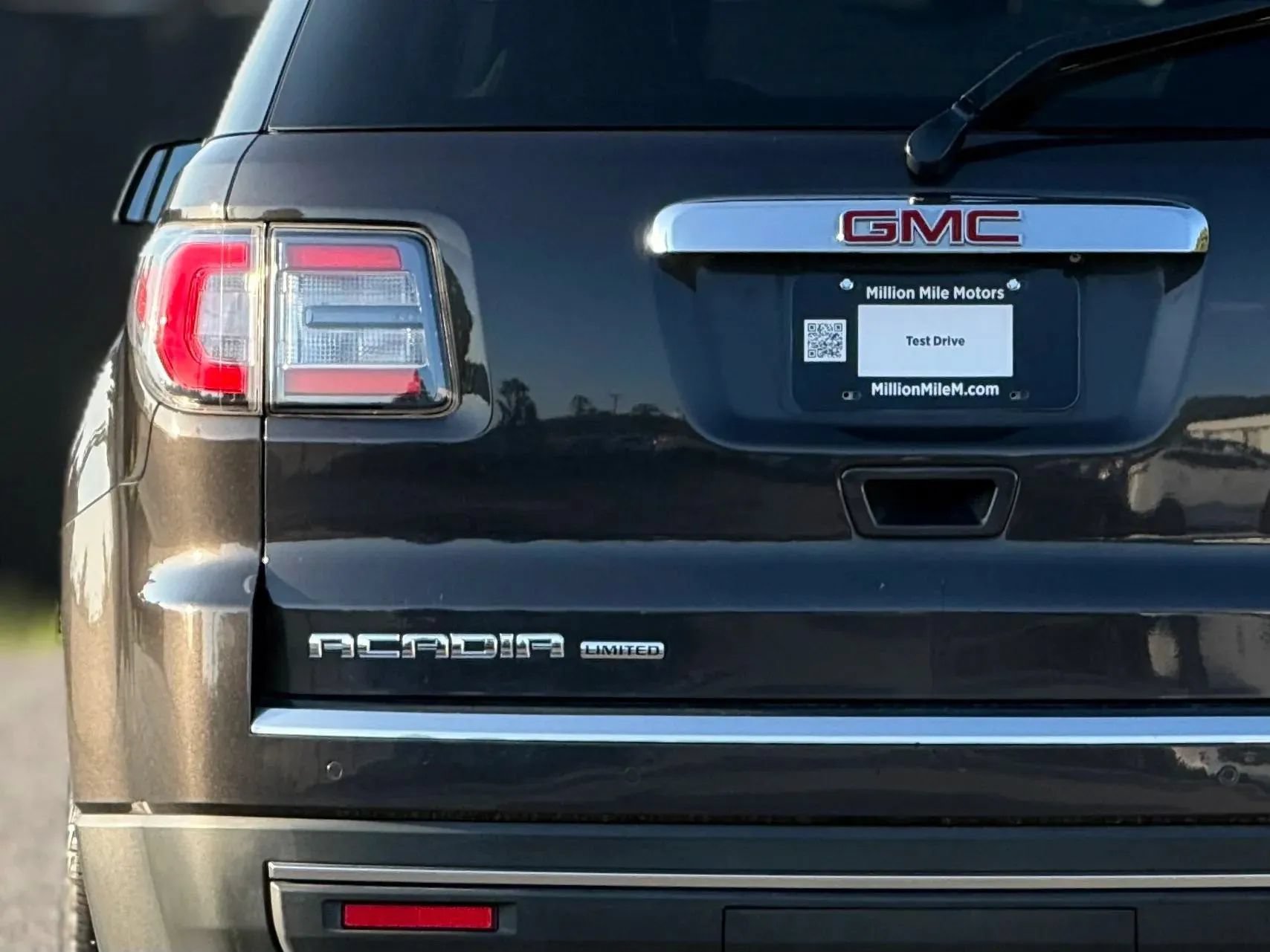 Used 2017 GMC Acadia Limited SLT AWD/4WD image 13
