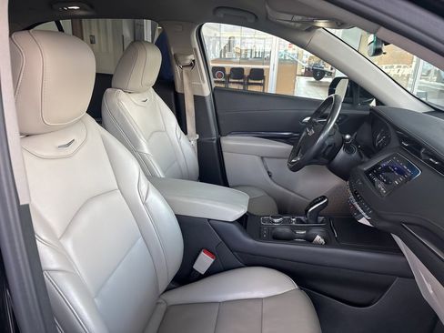 Used 2022 Cadillac XT4 Luxury image 33