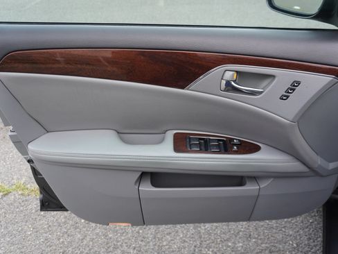 Used 2010 Toyota Avalon XLS FWD image 21