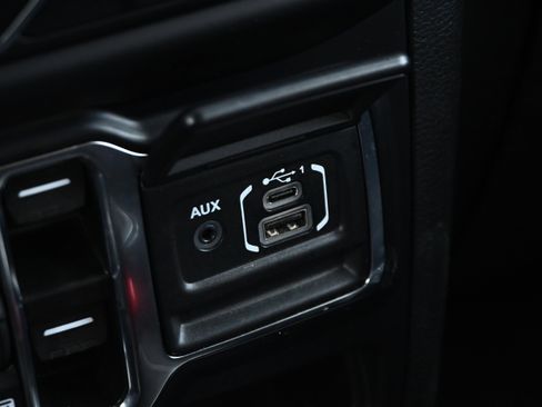 Used 2022 Jeep Wrangler Unlimited Sahara w/ Cold Weather Group image 22