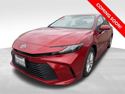 Used 2025 Toyota Camry LE w/ Convenience Package FWD image 1