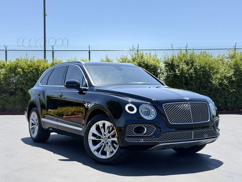 Used 2017 Bentley Bentayga AWD/4WD image 1
